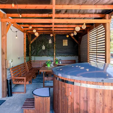 בית נופש Dom Na Zboczu Kistowo Z Balia, Sauna I Basenem Letnim *