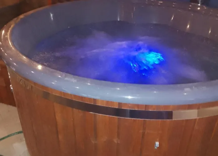 Dom Na Zboczu Kistowo Z Balia, Sauna I Basenem Letnim Сasa de vacaciones Sulęczyno