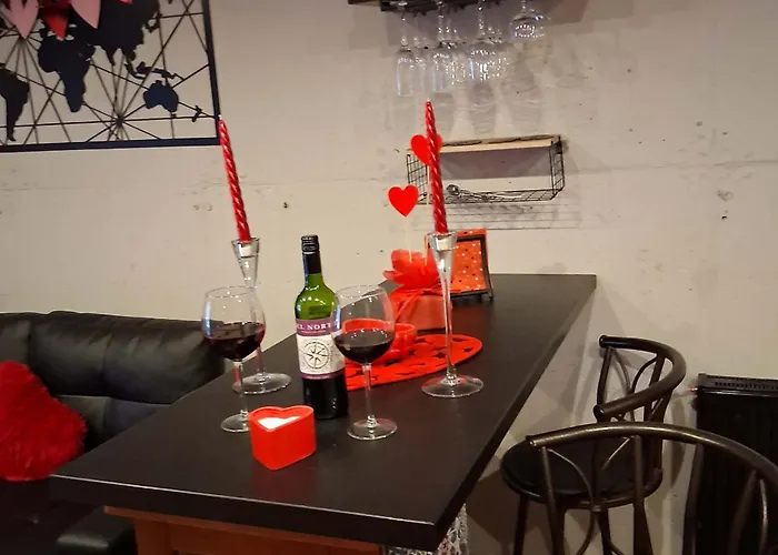 Dom Na Zboczu Kistowo Z Balia, Sauna I Basenem Letnim Сasa de vacaciones Sulęczyno